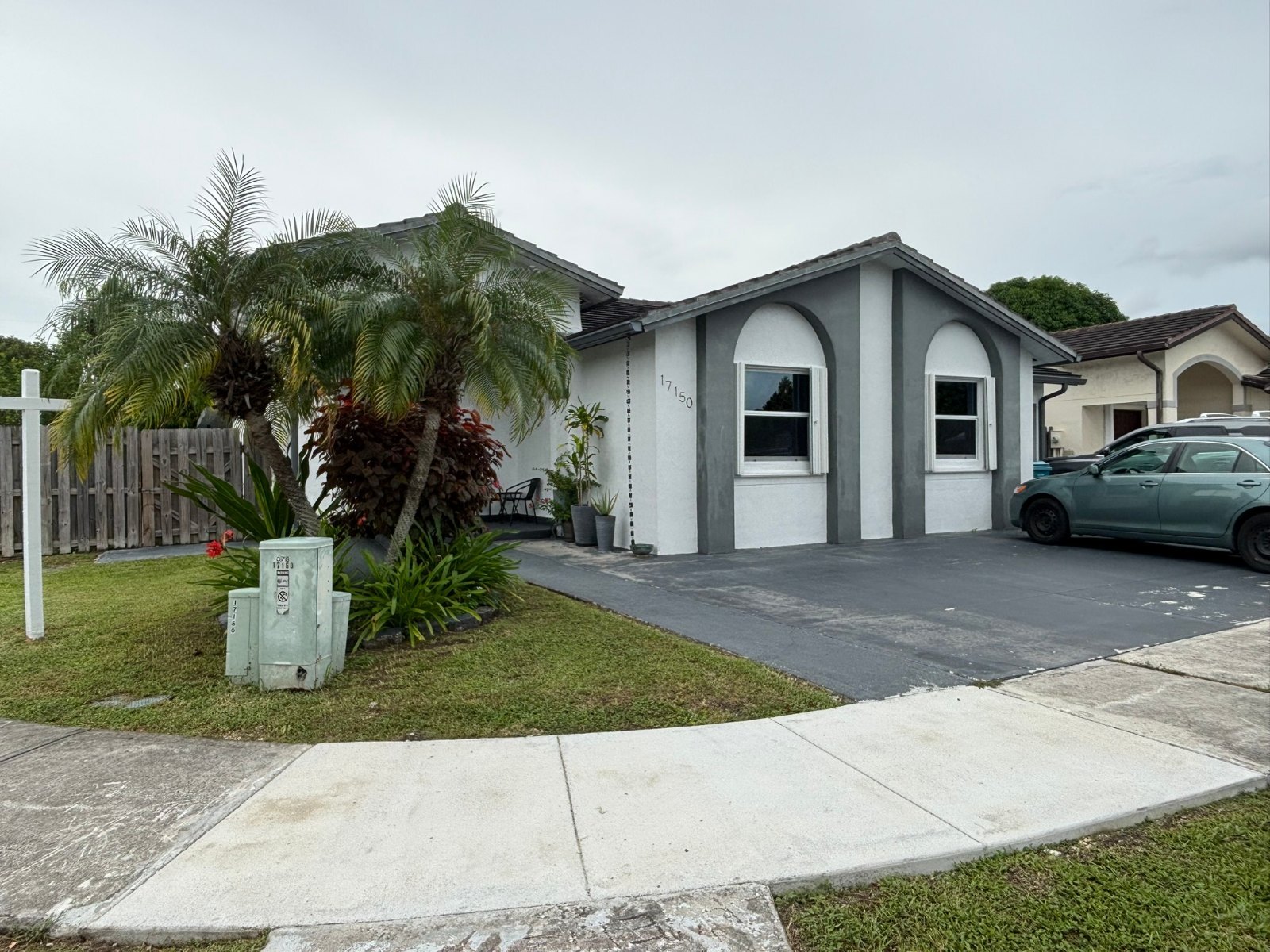 Single Family in Miami, FL